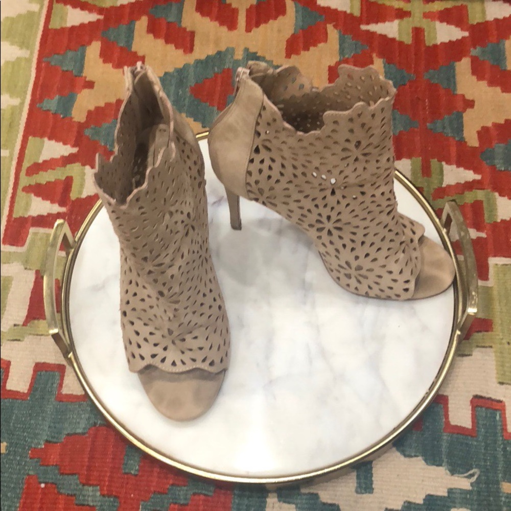 Aldo nude laser cut heels, size 8.5